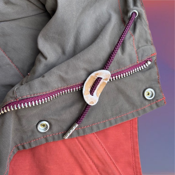 L.L. Bean Anorak Womens Sz 2 XS with zip off sleeves - converts to hooded vest - Picture 6 of 10